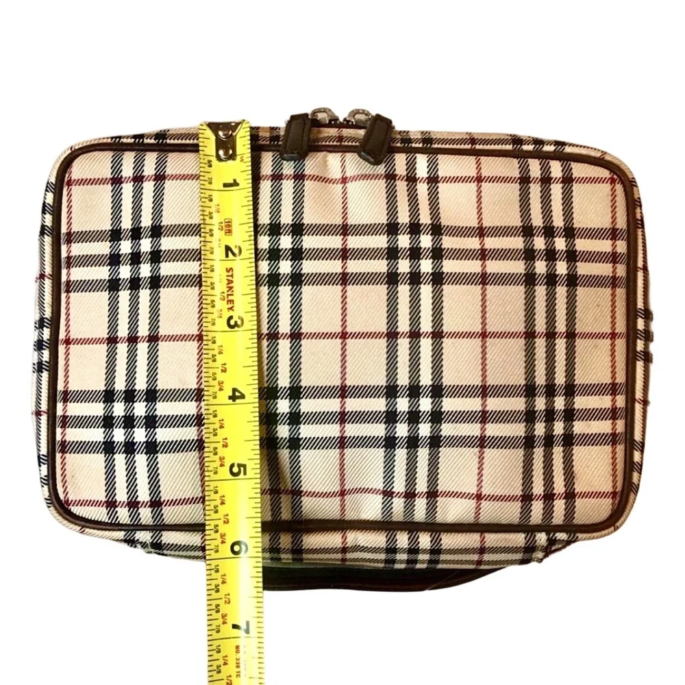BURBERRY Cream Red Haystack Plaid Toiletry Bag with Iconic Nova Check Pattern